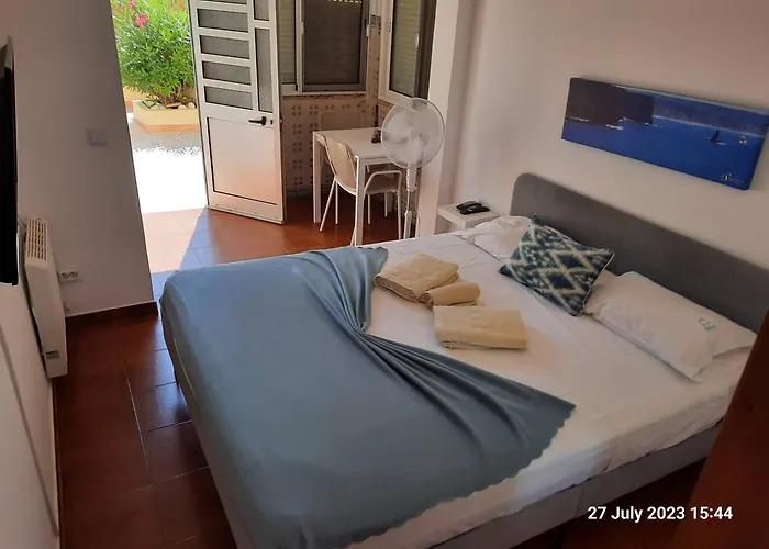 Blife Mariangya Private Rooms At Faro Beach