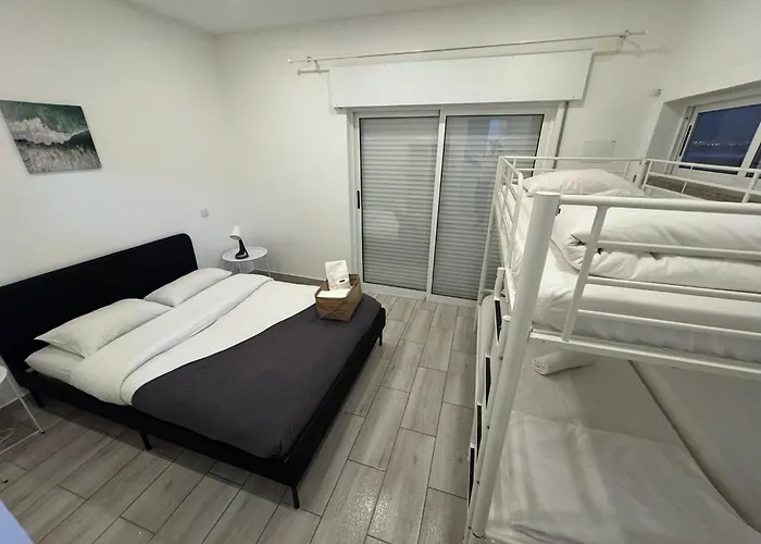 Blife Petrya Private Rooms At Faro Beach